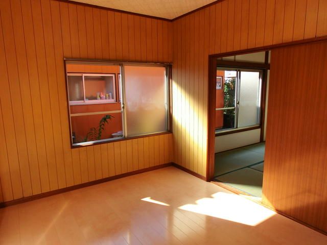 Wooden Rental House near Tachikawa Station, Tokyo - Thumbnail 3