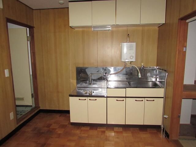 Yoteiso 1DK Apartment for Rent in Sapporo Nishi Ward - Thumbnail 4