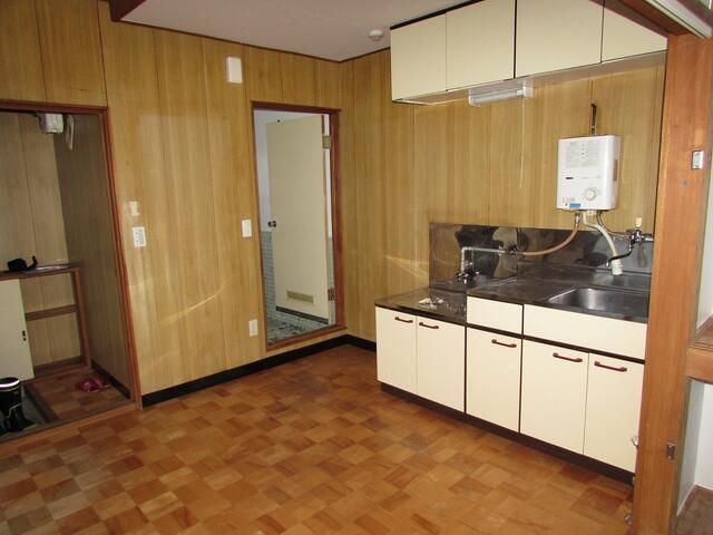 Yoteiso 1DK Apartment for Rent in Sapporo Nishi Ward - Thumbnail 3