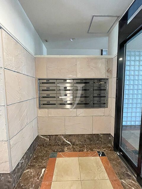 Alpha Court Nishikasai 2LDK Apartment for Sale in Edogawa, Tokyo - Thumbnail 3