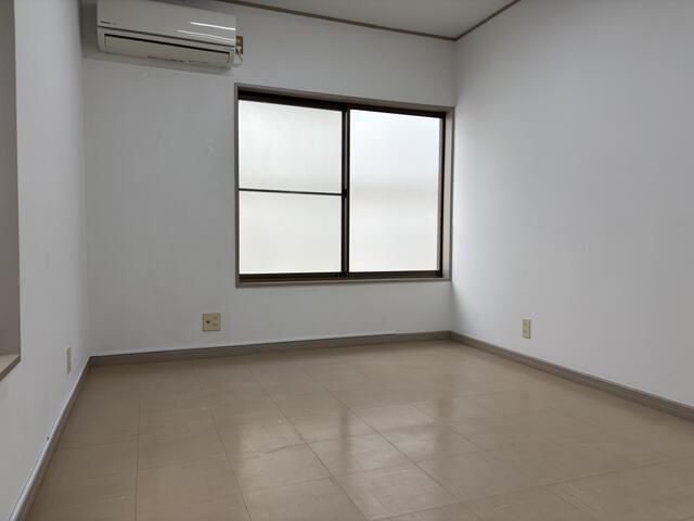 Office for Rent in Takadanobaba, Shinjuku - 66,000 Yen - Thumbnail 4