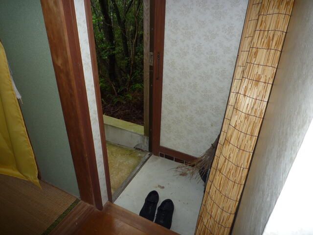 1983 Wooden House on 292 sqm Forest Land in Shima, Mie - Thumbnail 4