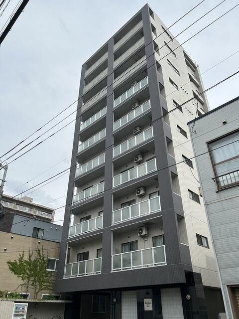 2LDK Apartment for Rent in Central Sapporo, Hokkaido - Image 1