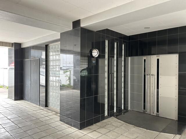 2LDK Apartment for Rent in Central Sapporo, Hokkaido - Thumbnail 3