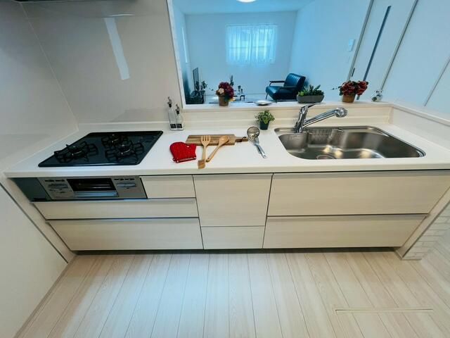 New 4LDK House in Utsunomiya with Roof Balcony & Modern Kitchen - Thumbnail 2
