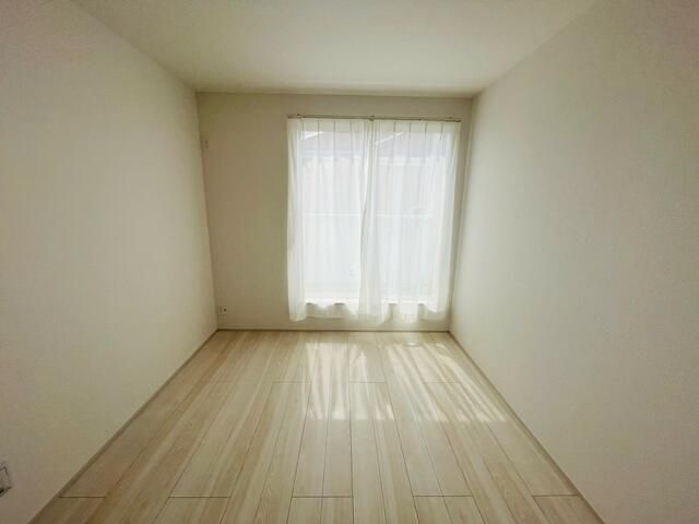 New 4LDK House in Utsunomiya with Roof Balcony & Modern Kitchen - Thumbnail 3