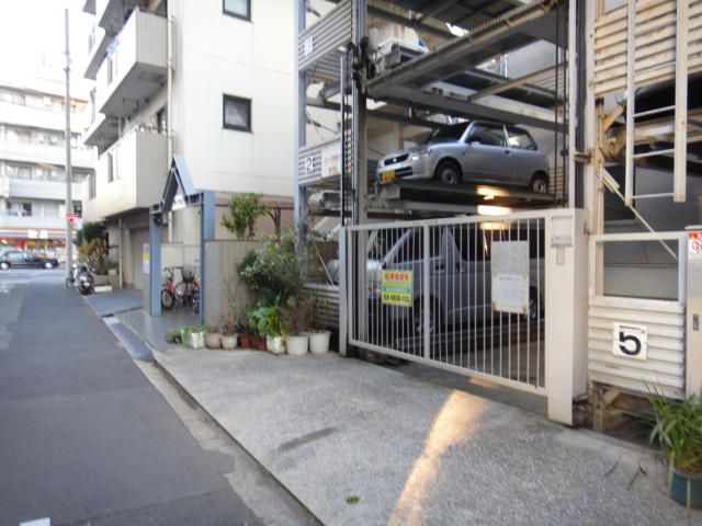 Parking Space for Rent in Sumida, Tokyo - 22,000 Yen - Thumbnail 4