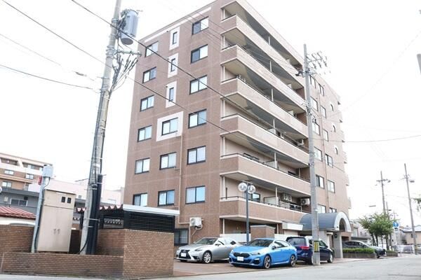 2LDK Apartment for Sale in Fukui City, Fukui Prefecture - Thumbnail 2