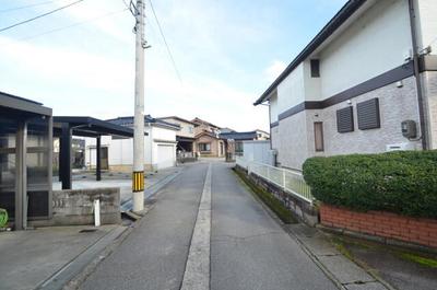 Property details: Property information for Kosugi/Kamihori Station, Toyama City, Toyama Prefecture: Used detached house — Image 3, Imizu, Toyama