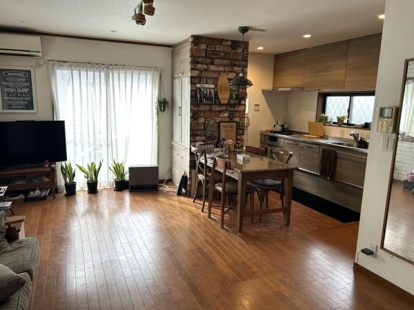 4LDK Detached House for Sale in Yokohama's Kohoku Ward - Thumbnail 2
