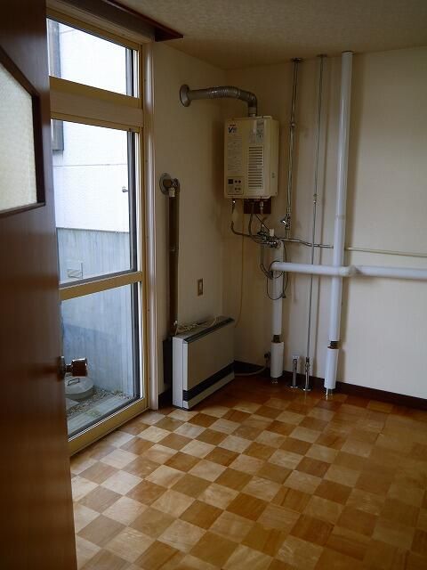 1LDK Apartment for Rent near Asahiyama Station, Sapporo - Thumbnail 4