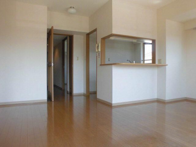 3LDK Apartment for Rent in Saitama City, Saitama - Thumbnail 2