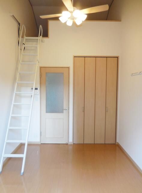 La Belge I - 1K Apartment for Rent in Kawasaki-ku, Kanagawa - Thumbnail 2