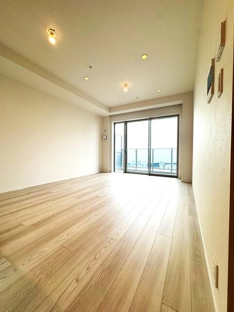 New 3LDK Apartment with Ocean & Mt. Fuji Views in Makuhari, Chiba - Thumbnail 4