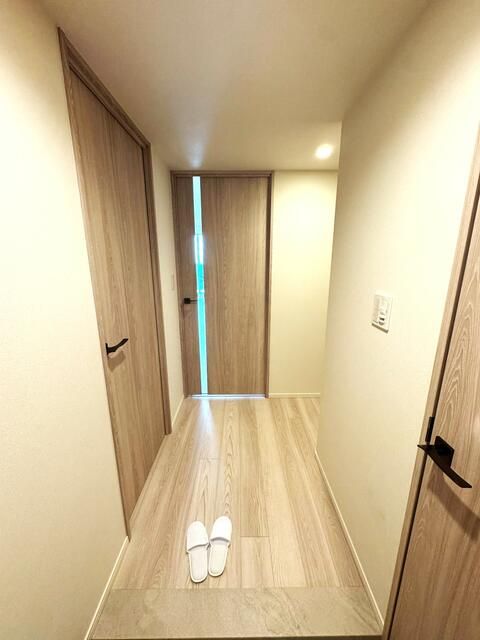New 3LDK Apartment with Ocean & Mt. Fuji Views in Makuhari, Chiba - Thumbnail 3