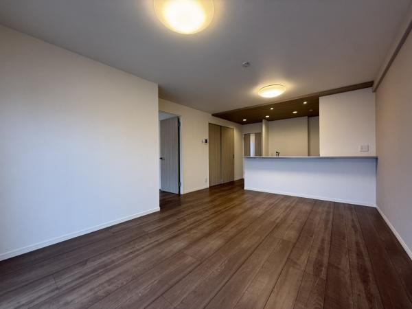 Inage Family Heights 24 Building 3LDK Apartment for Sale in Chiba - Thumbnail 3