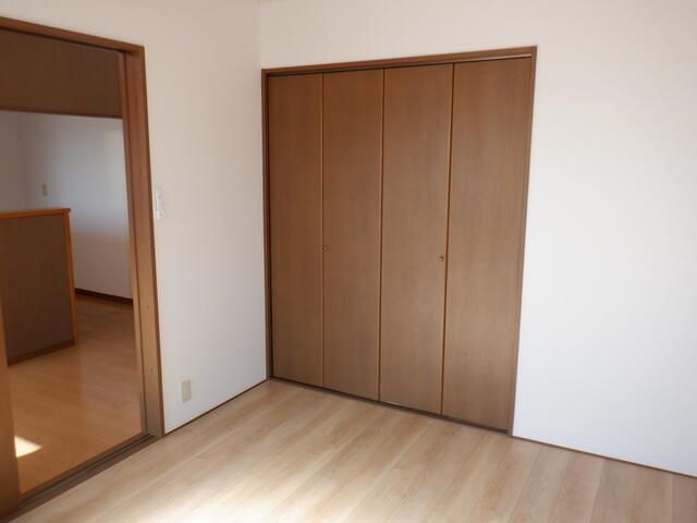 2LDK Apartment for Rent in Quiet Akita City Neighborhood - Thumbnail 4
