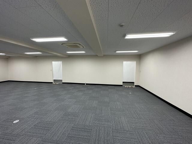Office for Rent in Machida, Tokyo - 112.39 sqm near Machida Station - Thumbnail 3