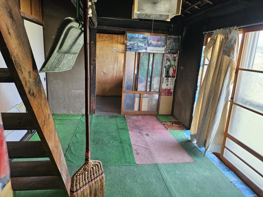 1965 Wooden House on 218 sqm Land in Chikuma, Nagano - Thumbnail 4