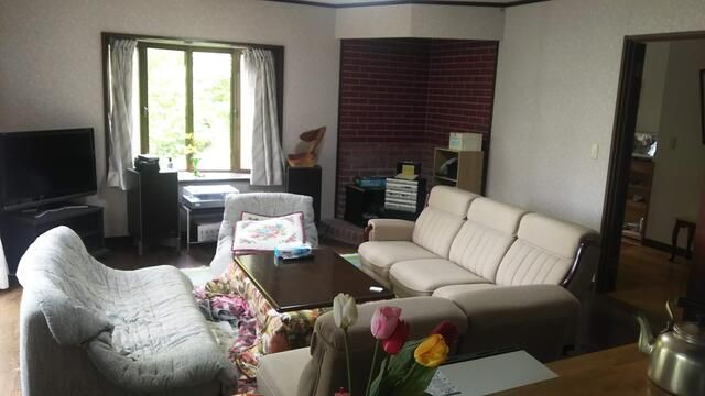 Large 5LDK House on 7730 sqm Land in Hokuto, Yamanashi - Thumbnail 2