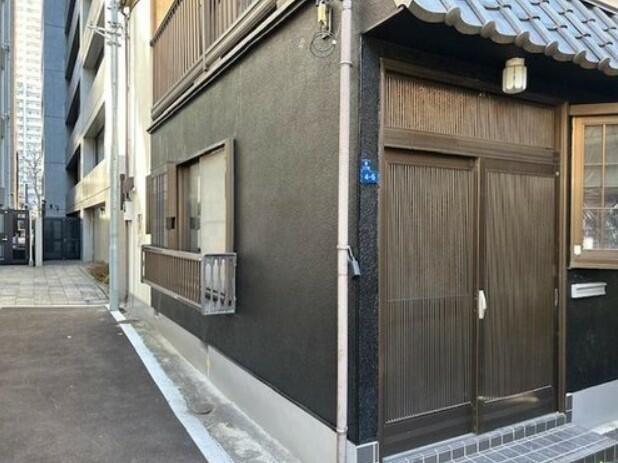 2LDK House for Sale in Tsukuda, Chuo-ku, Tokyo 59.09m2 - Thumbnail 2