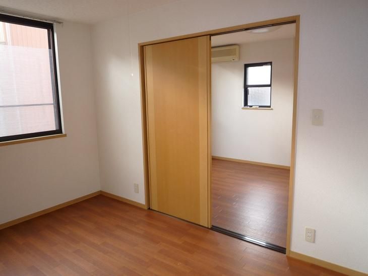 2DK Apartment for Rent in Higashi-ku, Niigata City - Thumbnail 2