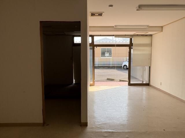 Shop/Office for Rent in Koriyama City, Fukushima - 33.12 sqm - Thumbnail 3