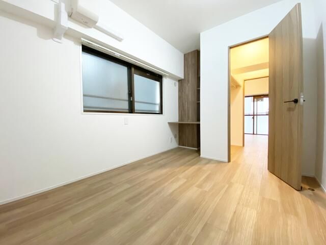 2LDK Apartment for Sale in Chiba City, Chiba Prefecture - Thumbnail 2
