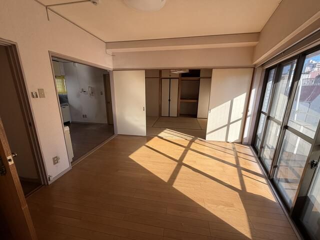 3DK Apartment for Sale in Tachikawa, Tokyo - 53.97㎡ - Thumbnail 2
