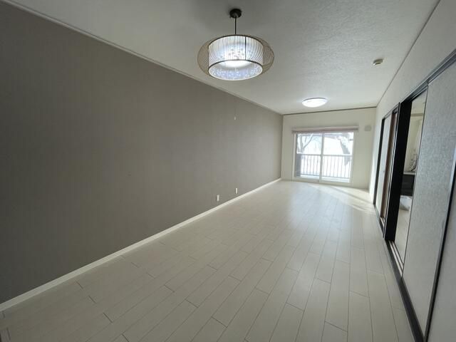 Spacious 3LDK Apartment for Sale in Otaru, Hokkaido - Thumbnail 3
