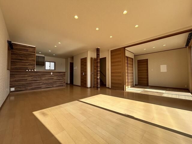5LDK Detached House for Sale in Kiyama, Saga | 2016 Build - Thumbnail 2