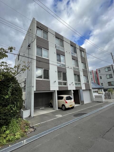 Sapporo Apartment Building for Sale in Chuo-ku, Hokkaido - Image 1
