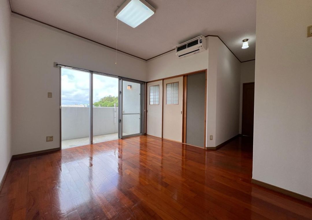 12-Unit Apartment Building for Sale in Nago, Okinawa | 2003 Build - Thumbnail 2