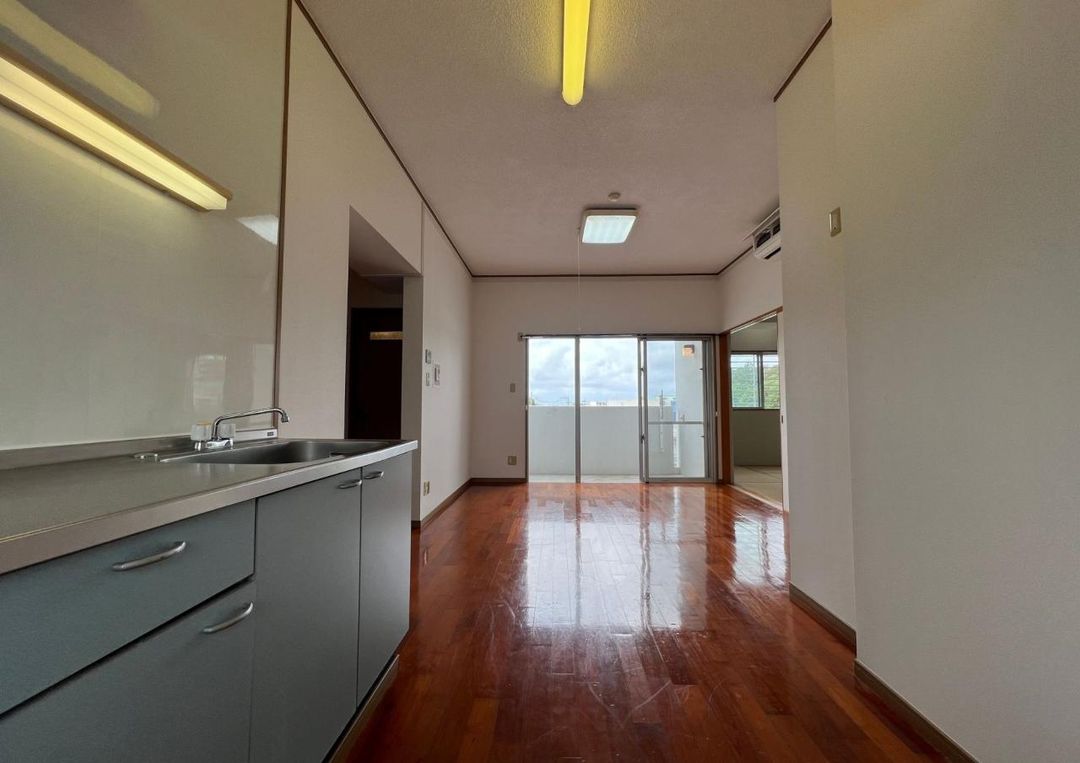 12-Unit Apartment Building for Sale in Nago, Okinawa | 2003 Build - Thumbnail 4