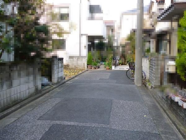 1LDK House for Sale in Kita Ward, Tokyo - 8 Min Walk to Station - Thumbnail 2