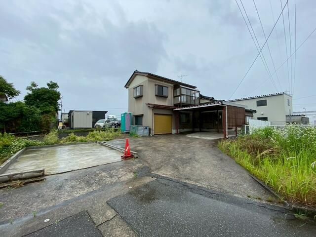 6LDK House for Sale in Quiet Toyama City Neighborhood - Thumbnail 2