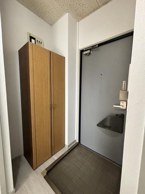 2LDK Apartment for Rent in Tsuru, Yamanashi with Parking - Thumbnail 3