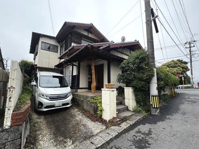 7LDK Family House for Sale in Kikugaoka, Kitakyushu - Image 7