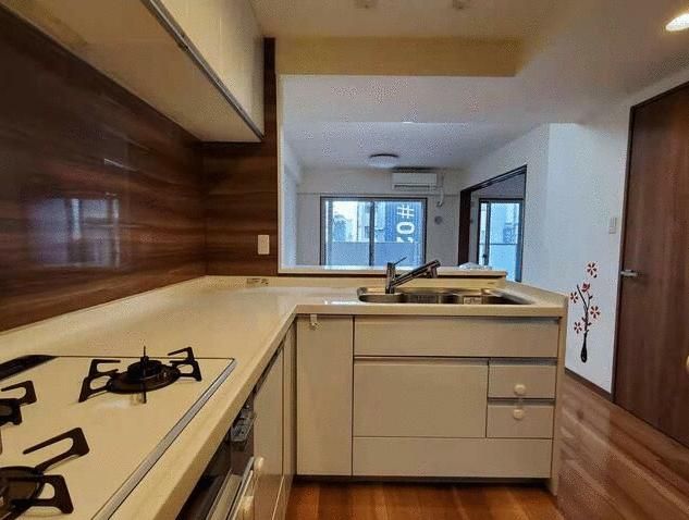2LDK Apartment for Sale in Naka Ward, Yokohama - Thumbnail 4