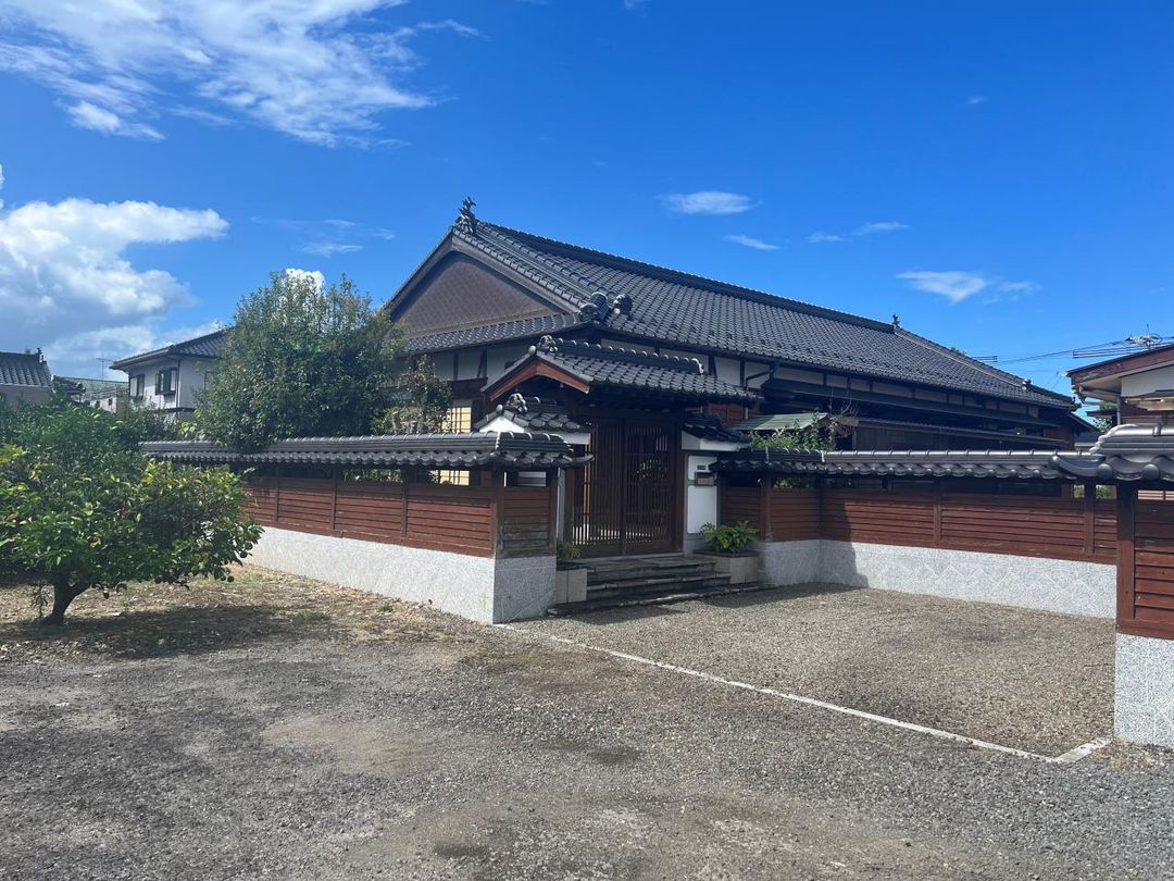 Spacious 5DK House with Agricultural Land in Sanyo-Onoda, Yamaguchi - Thumbnail 2
