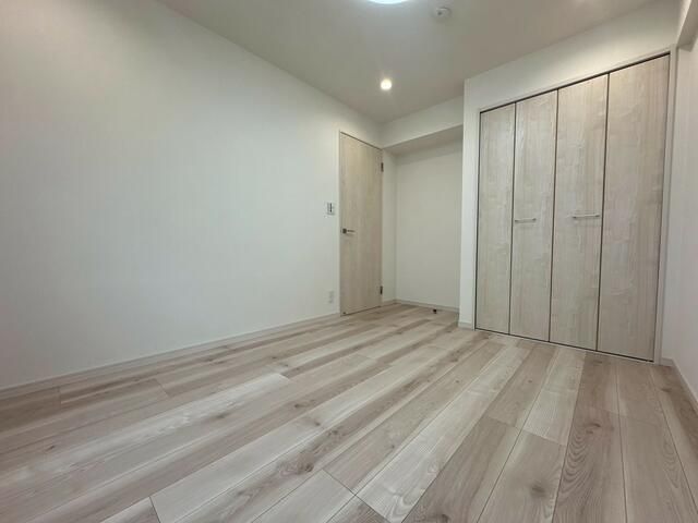 Renovated 2LDK Apartment for Sale in Shinagawa, Tokyo - Thumbnail 4