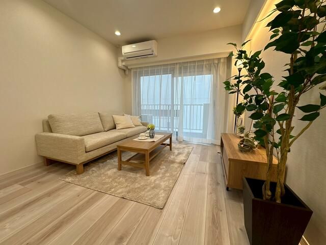 Renovated 2LDK Apartment for Sale in Shinagawa, Tokyo - Thumbnail 2