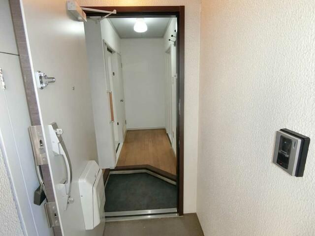 3LDK Apartment for Sale in Hino, Tokyo - Takahatafudo Station 3 min - Thumbnail 2