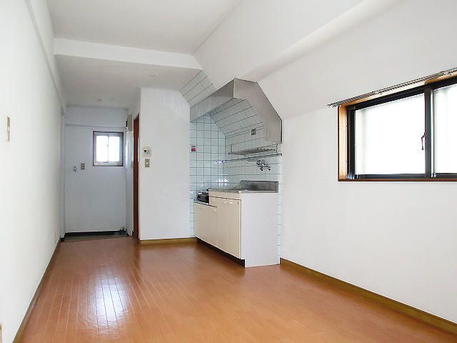 Office Apartment for Rent in Jiyugaoka, Tokyo - 21 sqm - Thumbnail 4