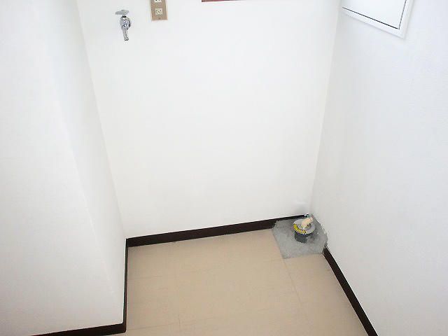 Office Apartment for Rent in Jiyugaoka, Tokyo - 21 sqm - Thumbnail 3