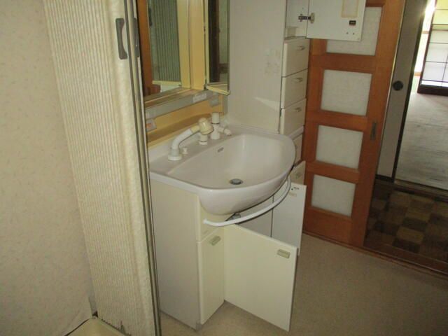 6DK Steel Frame House for Sale in Numata, Gunma on 333 sqm Land - Thumbnail 4