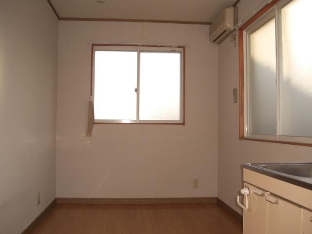 1R Apartment for Rent in Akita City, Akita Prefecture - Thumbnail 2