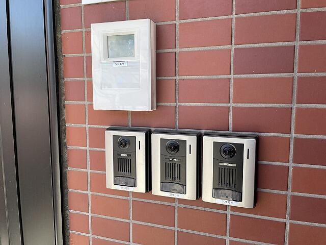 Takasaki Office for Rent with 3 Free Parking Spaces - Thumbnail 2