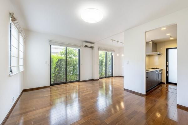 4LDK Detached House for Sale in Setagaya, Tokyo - Thumbnail 3