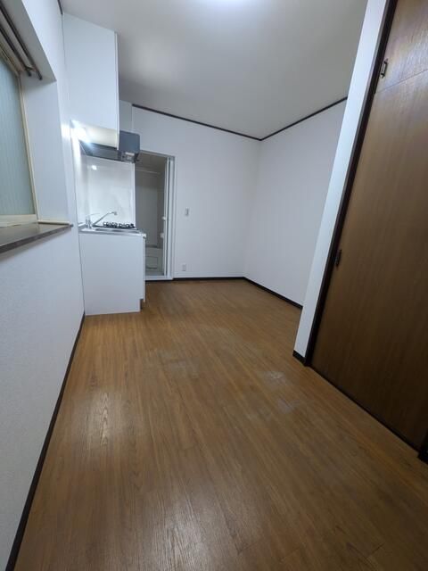 1R Apartment for Rent in Mitaka, Tokyo - 43,000 Yen - Thumbnail 3